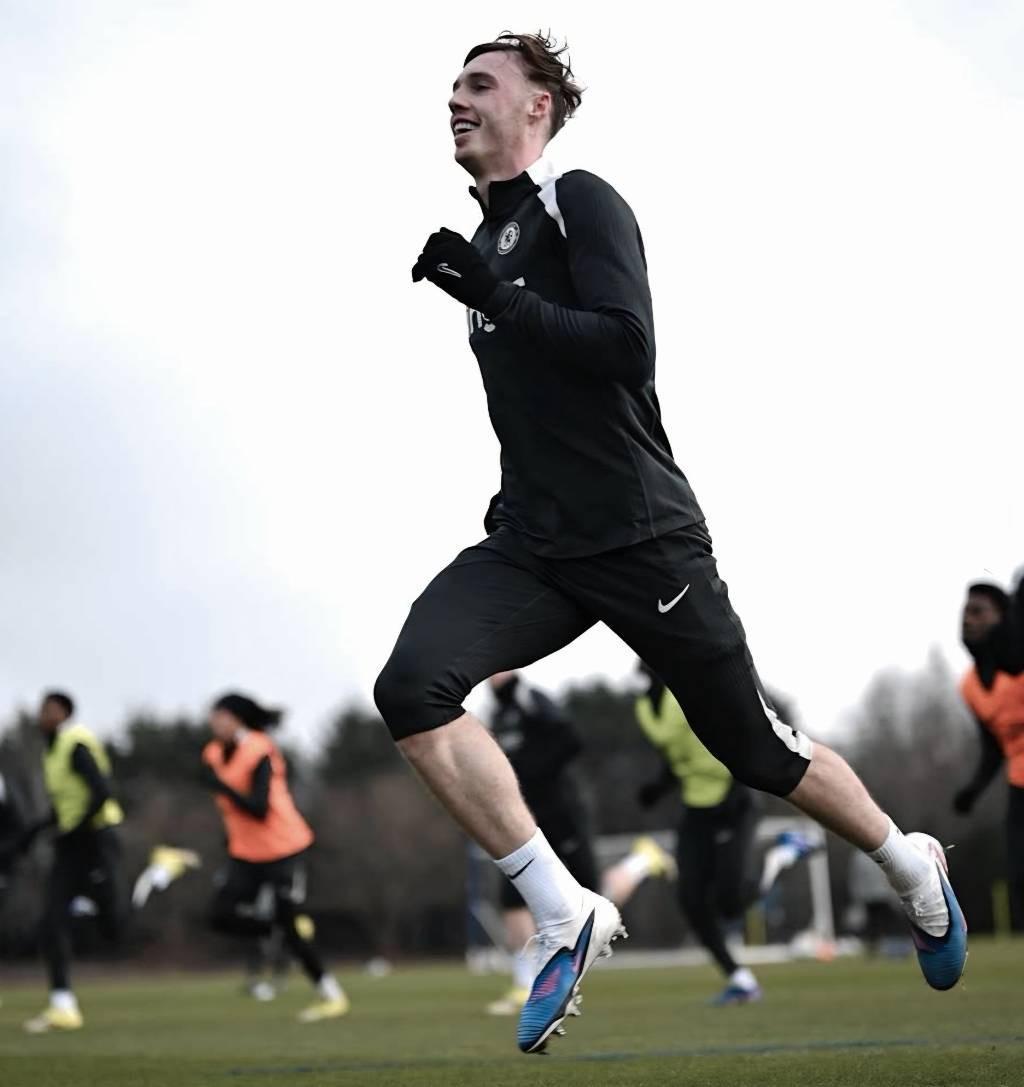 开云app-利好，因伤缺战水晶宫的帕尔默今日恢复训练